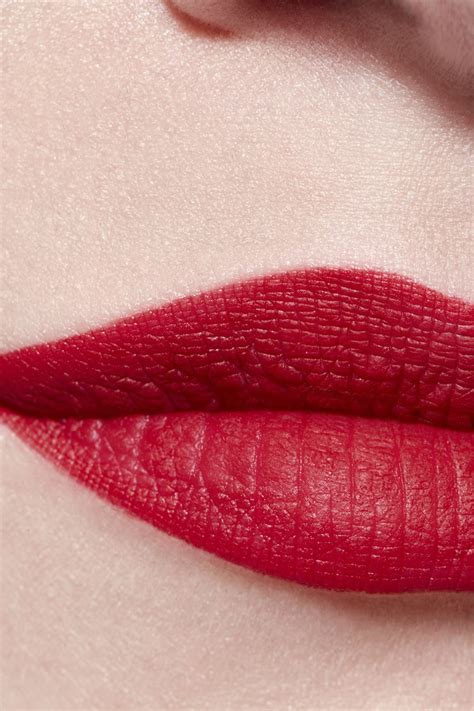 Chanel La Bouleversante (51) Rouge Allure Velvet Review